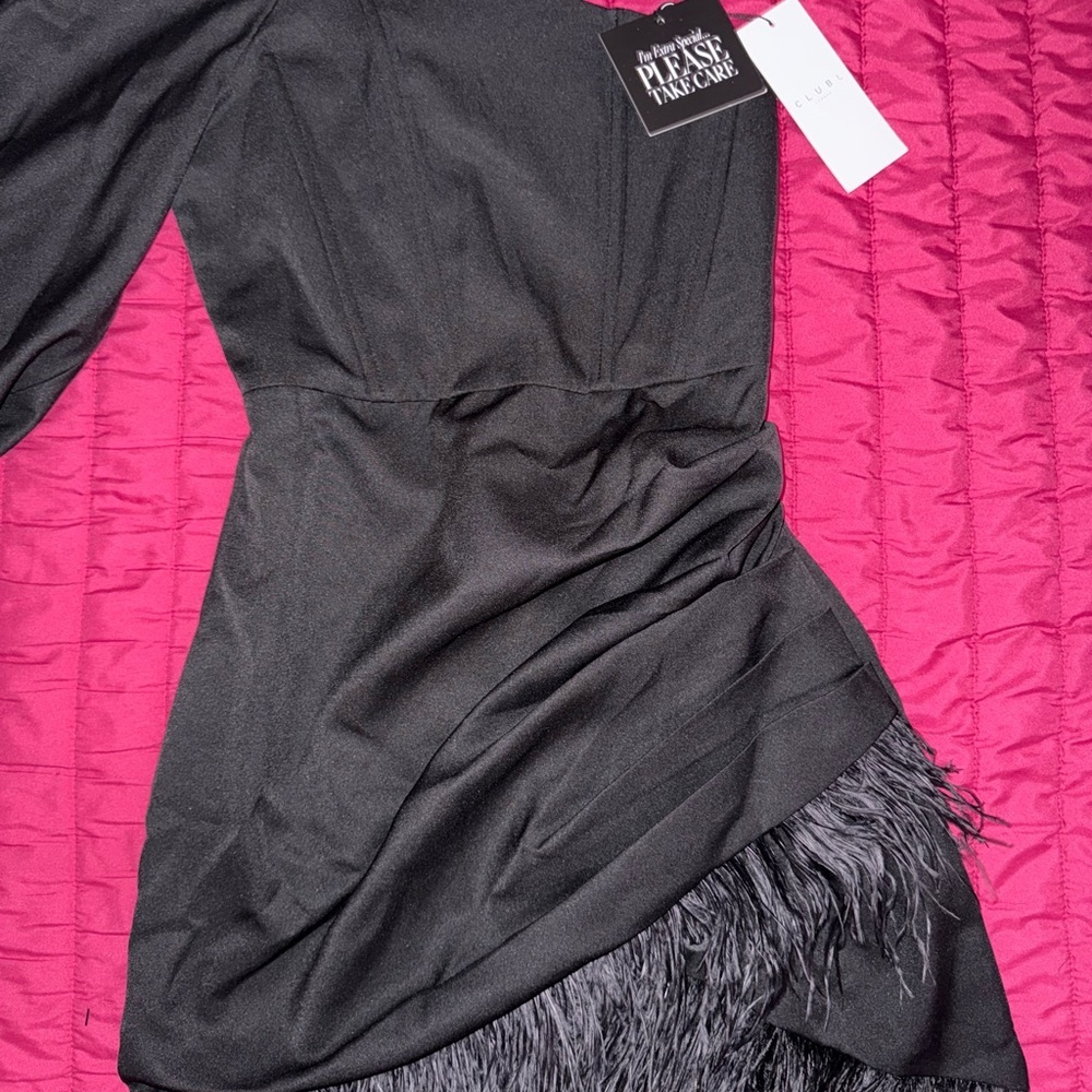 NWT CLUB L LONDON ASYMETRICAL VOLUME DRAPED FEATHER MINI DRESS SIZE US‎ 4 - Picture 2 of 4